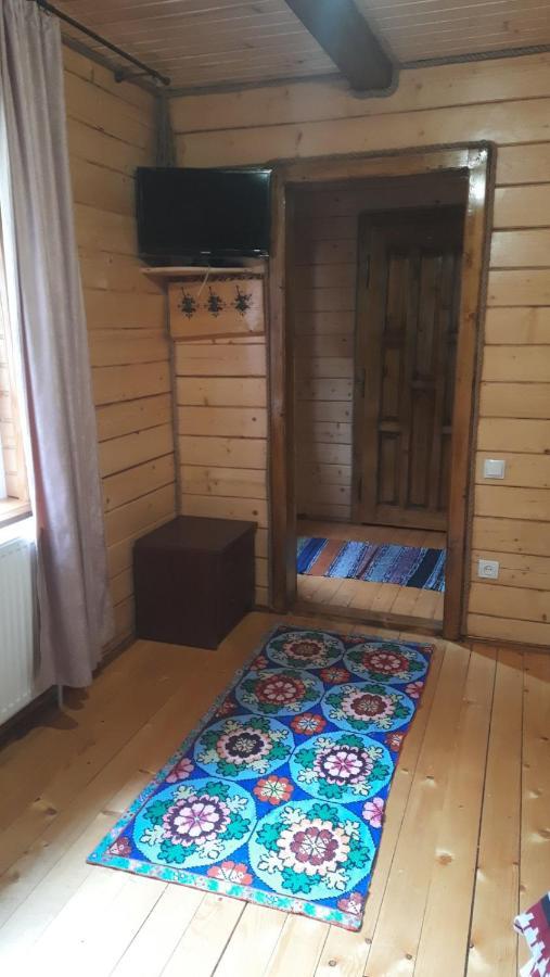 Крайня Хата Otel Synevyrsʼka Polyana Dış mekan fotoğraf