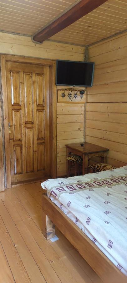 Крайня Хата Otel Synevyrsʼka Polyana Dış mekan fotoğraf